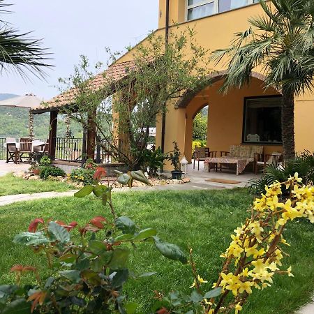 L'Acacia B&B Pietra Ligure Luaran gambar