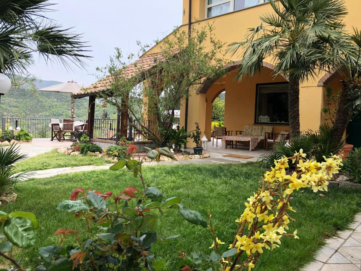 L'Acacia B&B Pietra Ligure Luaran gambar
