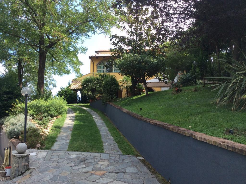 L'Acacia B&B Pietra Ligure Luaran gambar