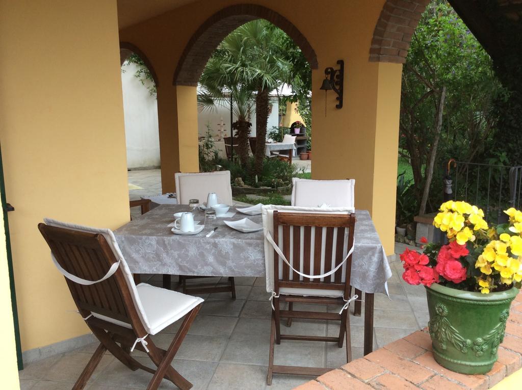 L'Acacia B&B Pietra Ligure Luaran gambar